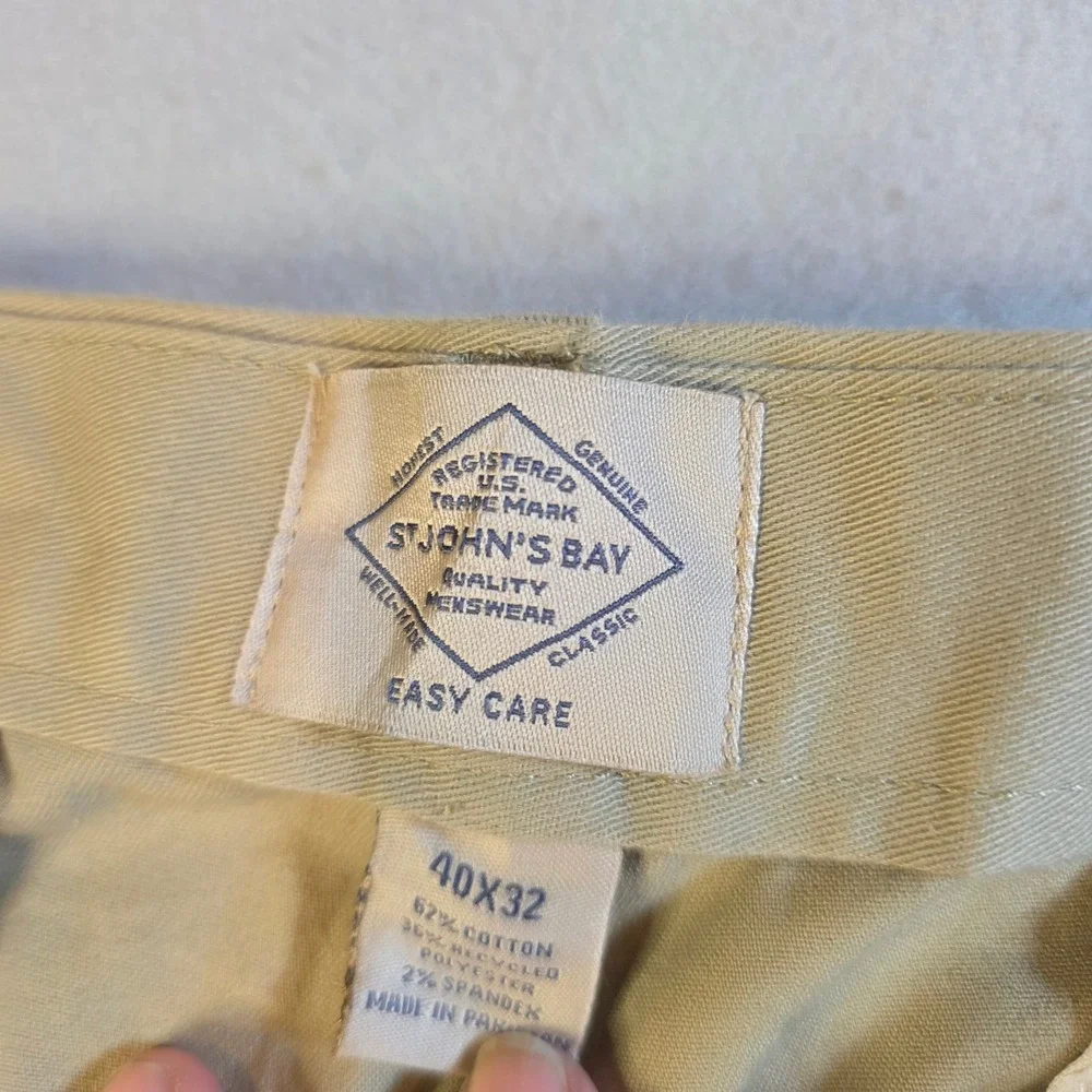 St Johns Bay Mens 40x32 Pleated Chino Pants Khaki Tan Easy Care Distressed Work